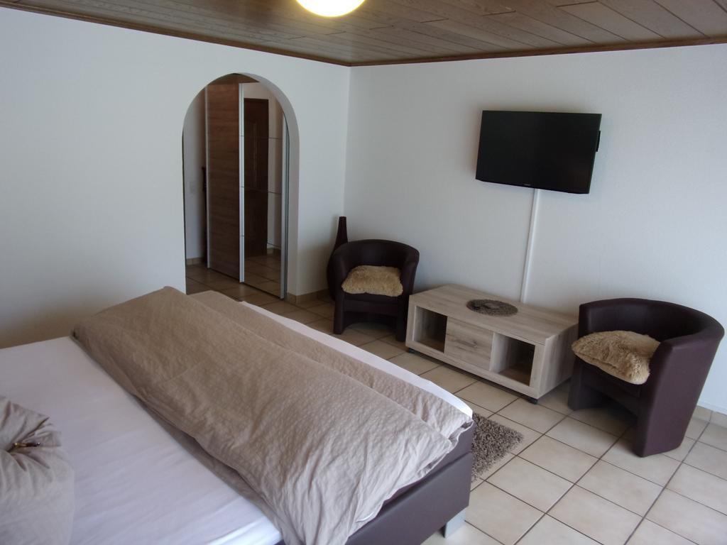 Gaestehaus Lohmann Hotel Bullay Ngoại thất bức ảnh